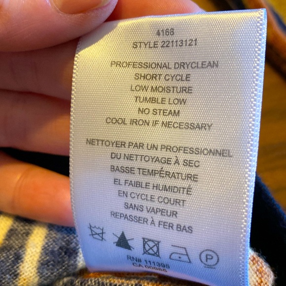 Beautiful Tory Burch Cardigan/sweater with logo buttons in 100% Merino Wool. - Picture 7 of 7